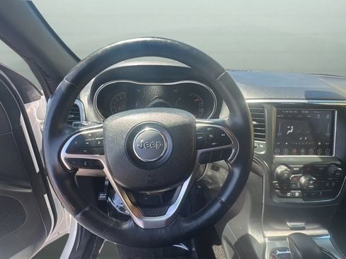 Used 2018 Jeep Grand Cherokee Altitude RWD image 23