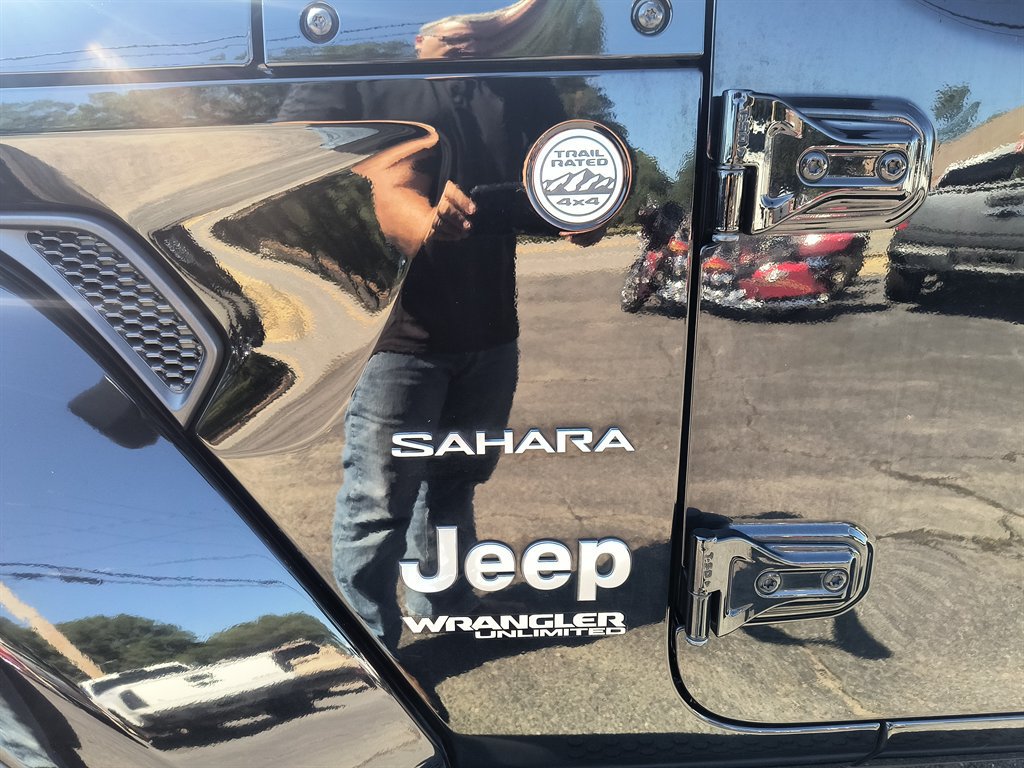 Used 2020 Jeep Wrangler Unlimited Sahara AWD/4WD image 11