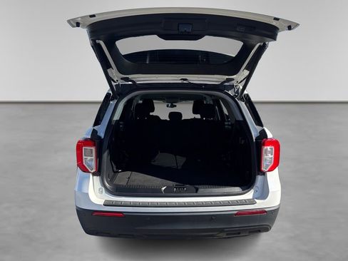 Used 2022 Ford Explorer XLT image 12