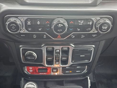 Used 2018 Jeep Wrangler Unlimited Rubicon image 15