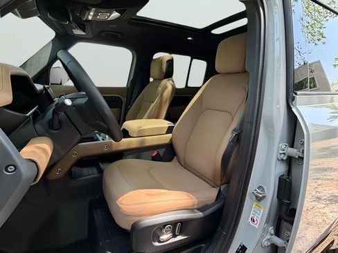 New 2026 Land Rover Defender 130 X-Dynamic SE AWD/4WD image 14