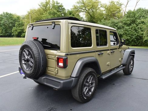 Used 2025 Jeep Wrangler Unlimited Sport AWD/4WD image 6