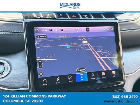 Used 2025 Jeep Grand Cherokee Limited AWD/4WD image 10
