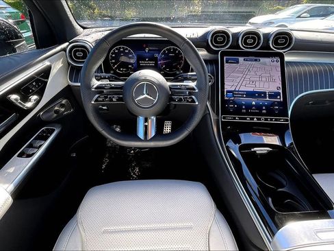 Used 2023 Mercedes-Benz GLC 300 4MATIC image 19