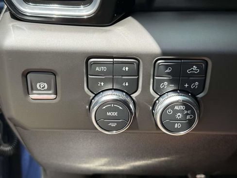Certified 2025 GMC Sierra 3500 Denali Ultimate AWD/4WD image 24
