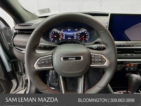 Used 2024 Jeep Compass Trailhawk image 11