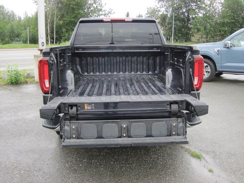Used 2025 GMC Sierra 1500 SLT AWD/4WD image 20