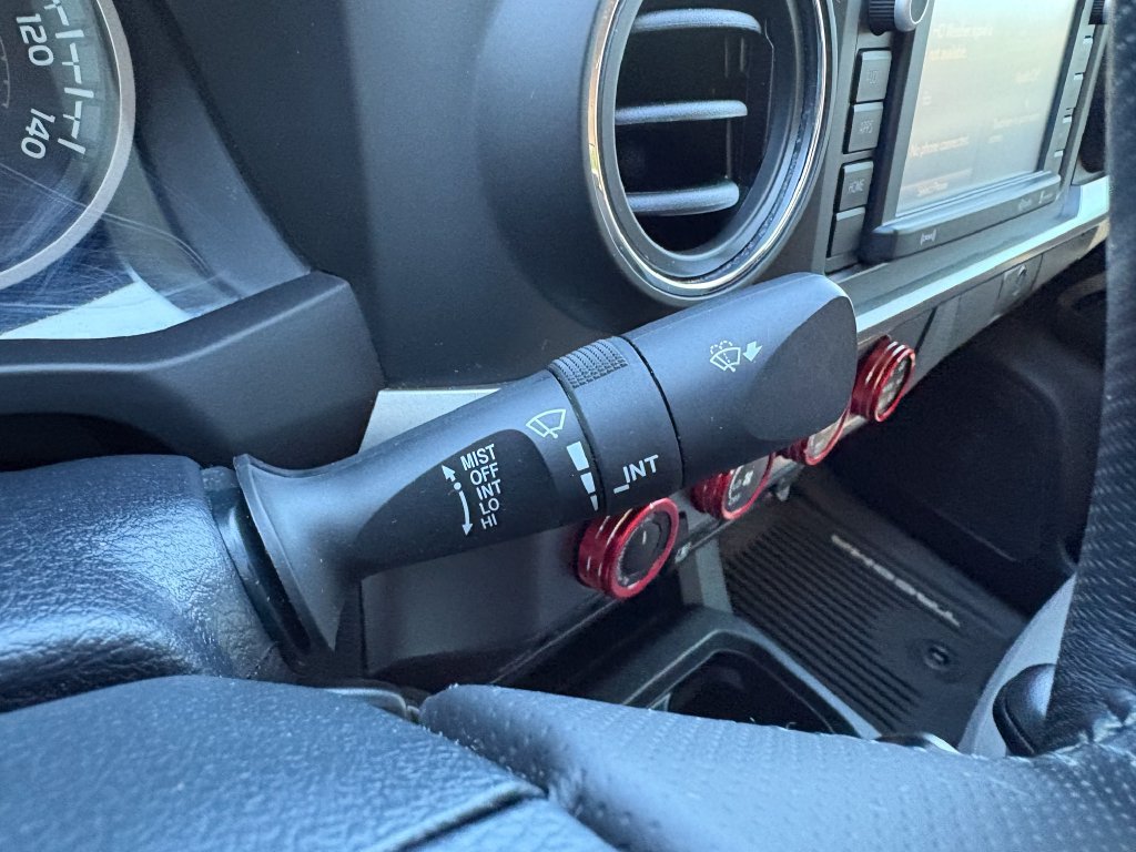 Used 2019 Toyota Tacoma SR5 AWD/4WD image 21