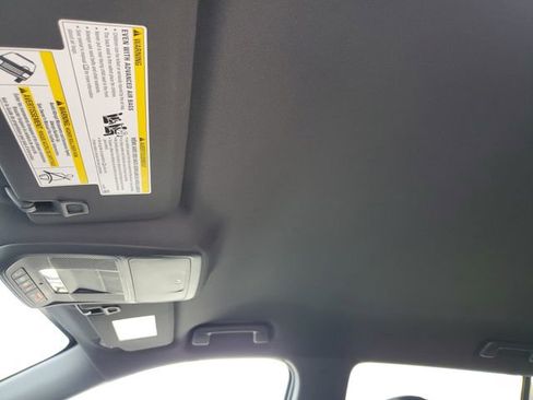 New 2026 Chevrolet Equinox LT w/ Convenience Package II image 29