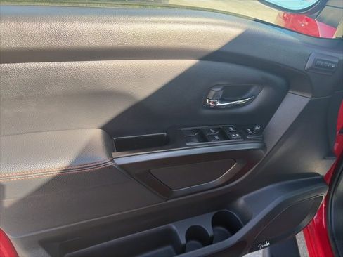 Used 2024 Nissan Titan PRO-4X w/ Pro-4x Convenience Package image 18