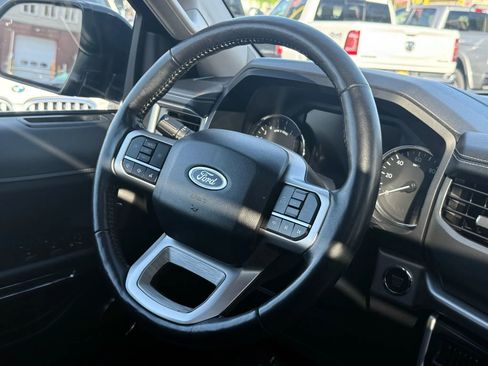 Used 2024 Ford Expedition Max XLT image 12