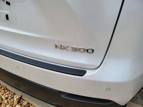 Used 2018 Lexus NX 300 FWD w/ Premium Package image 6