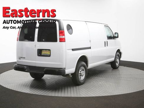 Used 2021 Chevrolet Express 3500 w/ Driver Convenience Package RWD image 36