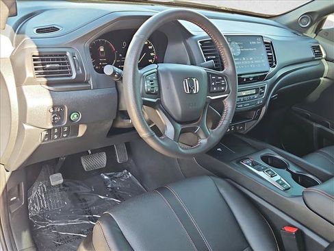 Used 2025 Honda Ridgeline TrailSport image 10