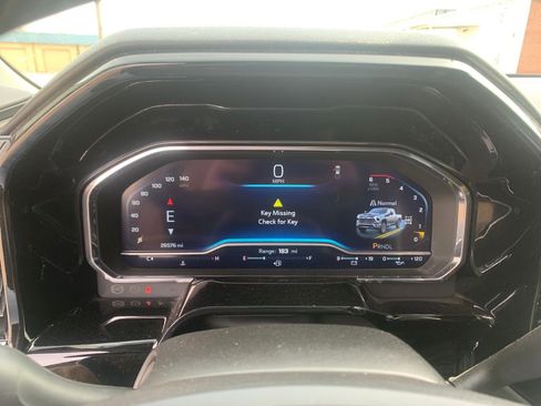 Used 2024 Chevrolet Silverado 2500 LTZ w/ LTZ Plus Package AWD/4WD image 18