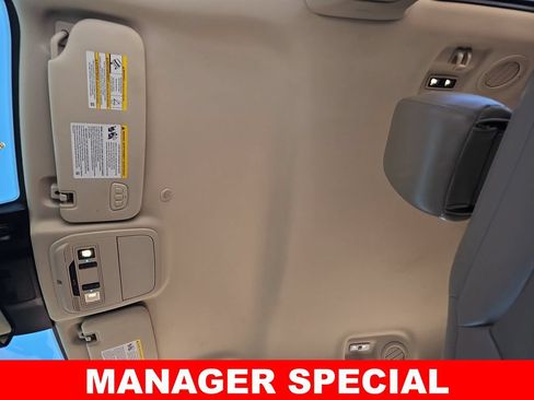 Used 2023 Ford Explorer Limited AWD/4WD image 31