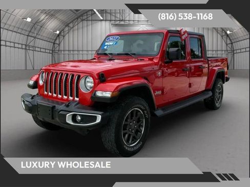 Used 2022 Jeep Gladiator Overland w/ Cold Weather Group image 3