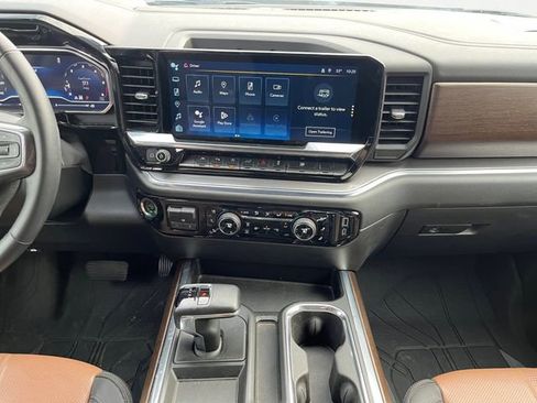 Used 2024 Chevrolet Silverado 1500 High Country w/ High Country Premium Package image 12