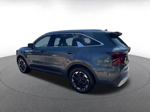 Used 2024 Kia Sorento S FWD image 10