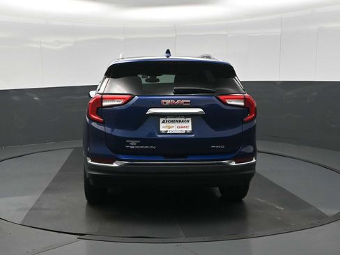 Used 2022 GMC Terrain SLT w/ Tech Package image 8