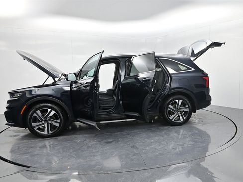 Certified 2023 Kia Sorento EX image 58