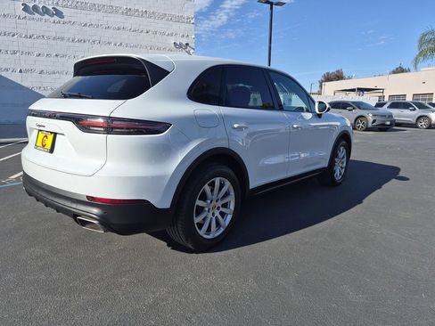 Used 2021 Porsche Cayenne AWD/4WD image 6