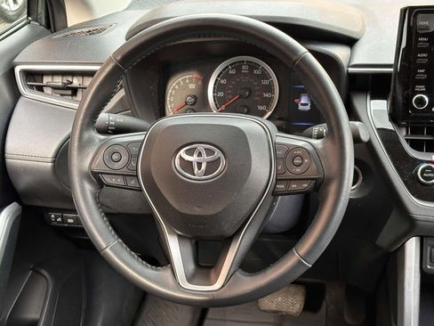 Used 2022 Toyota Corolla Cross LE image 19