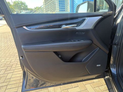 Used 2021 Cadillac XT5 Premium Luxury AWD/4WD image 13