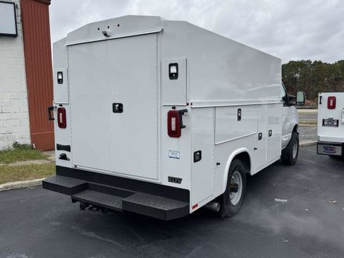 New 2026 Ford E-350 and Econoline 350 Super Duty w/ Power Equipment Group image 5