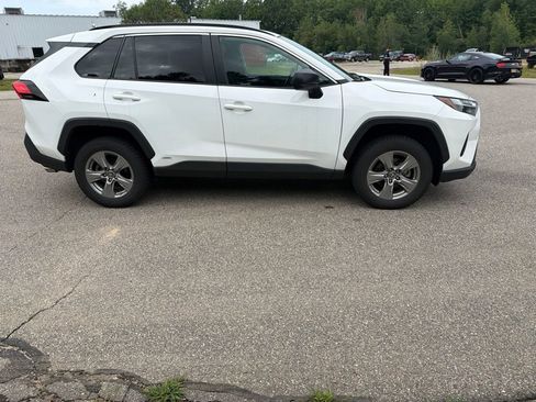 Used 2024 Toyota RAV4 LE AWD/4WD image 3