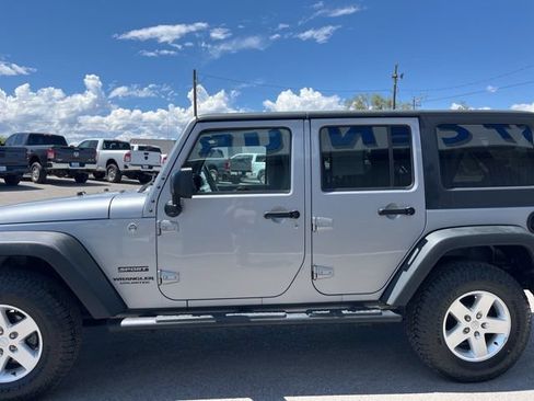 Used 2014 Jeep Wrangler Unlimited Sport w/ Quick Order Package 24S AWD/4WD image 5