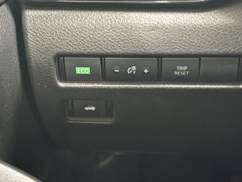 Used 2021 Nissan Sentra SV image 16