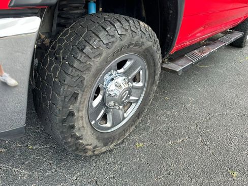 Used 2018 RAM 2500 Tradesman w/ Chrome Appearance Group AWD/4WD image 9
