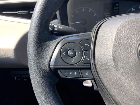 Certified 2025 Toyota Corolla LE FWD image 23