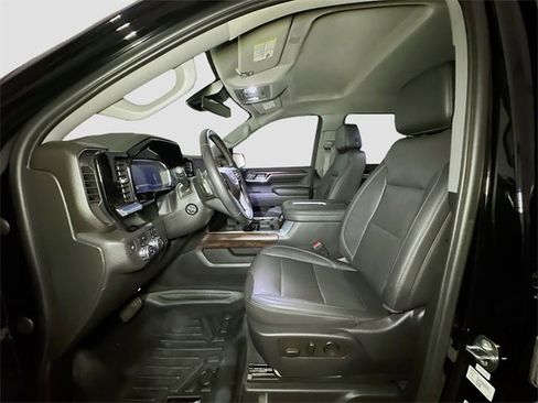 Used 2022 GMC Sierra 1500 SLT w/ SLT Convenience Package image 17