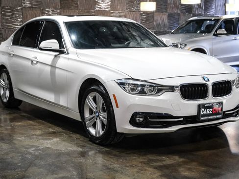 Used 2018 BMW 330i Sedan RWD image 3