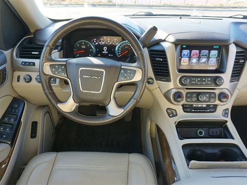 Used 2017 GMC Yukon XL Denali image 5