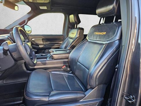 Certified 2025 Ford Expedition Tremor image 18