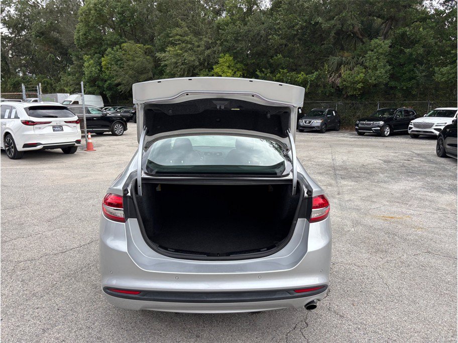 Used 2018 Ford Fusion SE w/ Equipment Group 201A FWD image 39