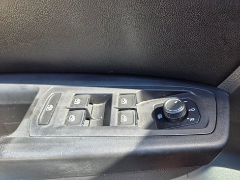 Used 2018 Volkswagen Atlas SE FWD image 19
