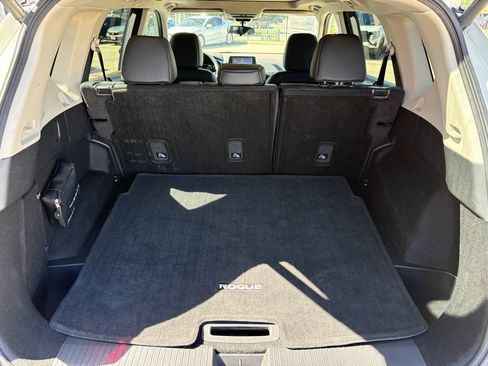 Used 2023 Nissan Rogue SV w/ SV Premium B Package FWD image 29
