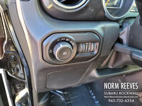 Used 2021 Jeep Wrangler Unlimited Sahara image 28