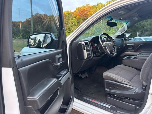 Used 2018 Chevrolet Silverado 1500 LT w/ Texas Edition AWD/4WD image 9