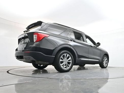 Used 2023 Ford Explorer XLT w/ Equipment Group 202A AWD/4WD image 23
