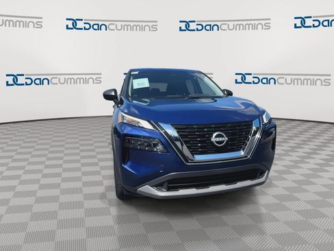 Used 2023 Nissan Rogue S AWD/4WD image 3