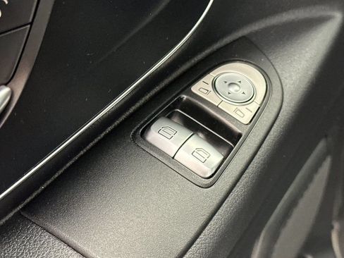 Used 2021 Mercedes-Benz Metris Passenger image 13