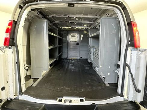 Used 2022 Chevrolet Express 2500 w/ Driver Convenience Package RWD image 3