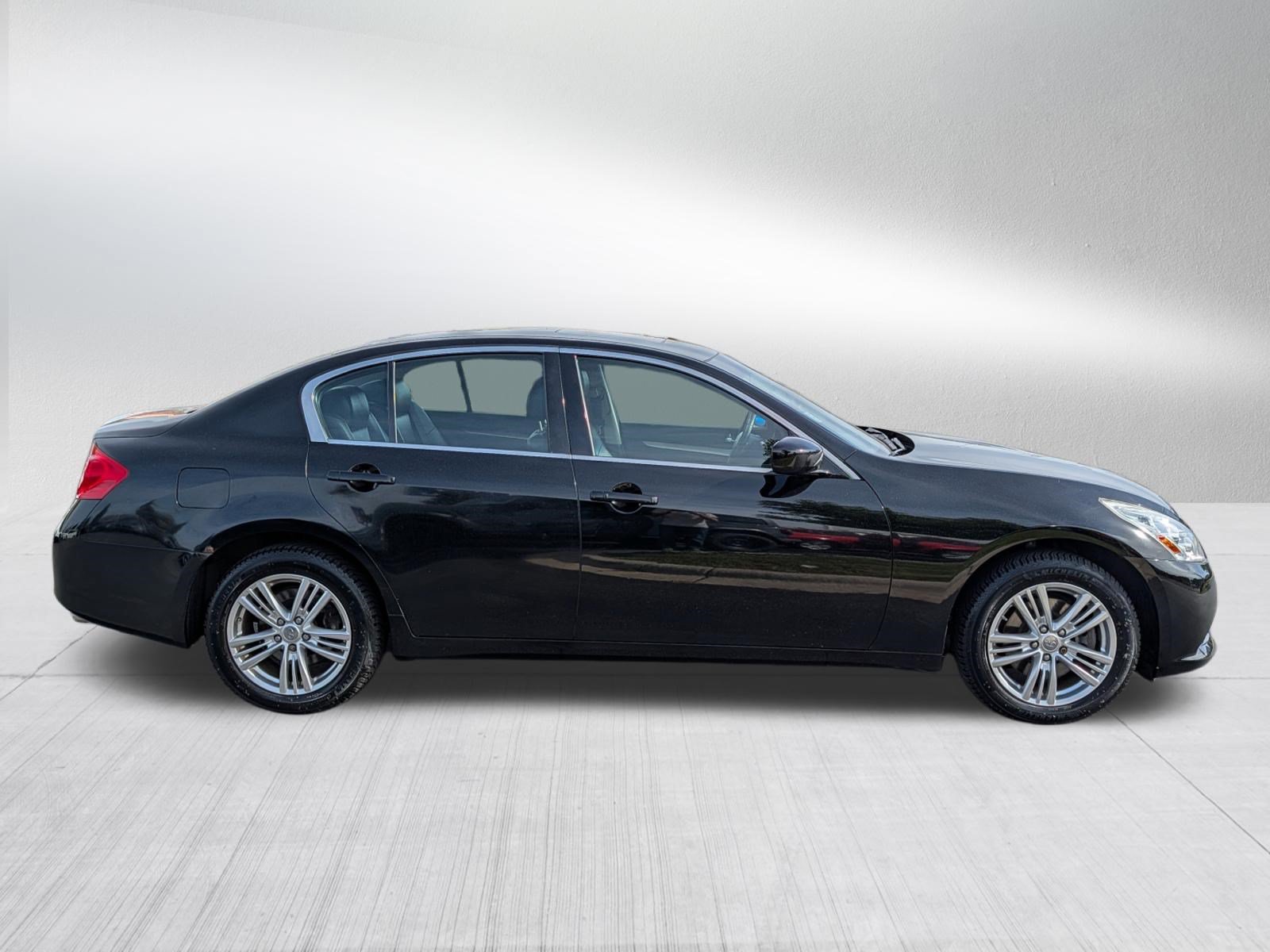 Used 2011 INFINITI G25 x w/ Moonroof Pkg AWD/4WD image 8