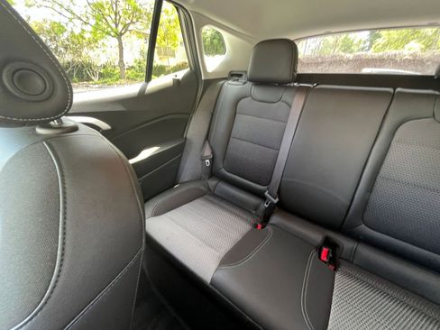 Used 2025 Chevrolet Trax LT w/ LT Convenience Package image 38