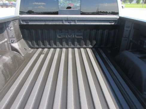 New 2026 GMC Sierra 1500 Denali w/ Denali Reserve Package AWD/4WD image 9
